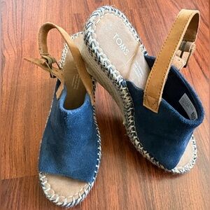 TOMS Navy and Tan Suede wedges